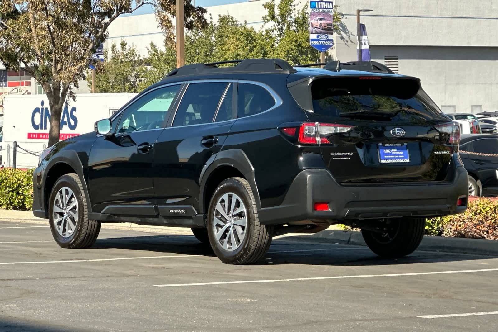 Used 2025 Subaru Outback Premium AWD/4WD image 7