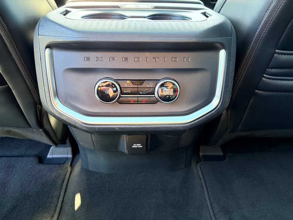 Certified 2025 Ford Expedition Platinum AWD/4WD image 28