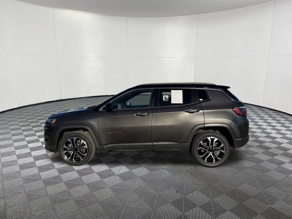 Used 2024 Jeep Compass Limited image 2