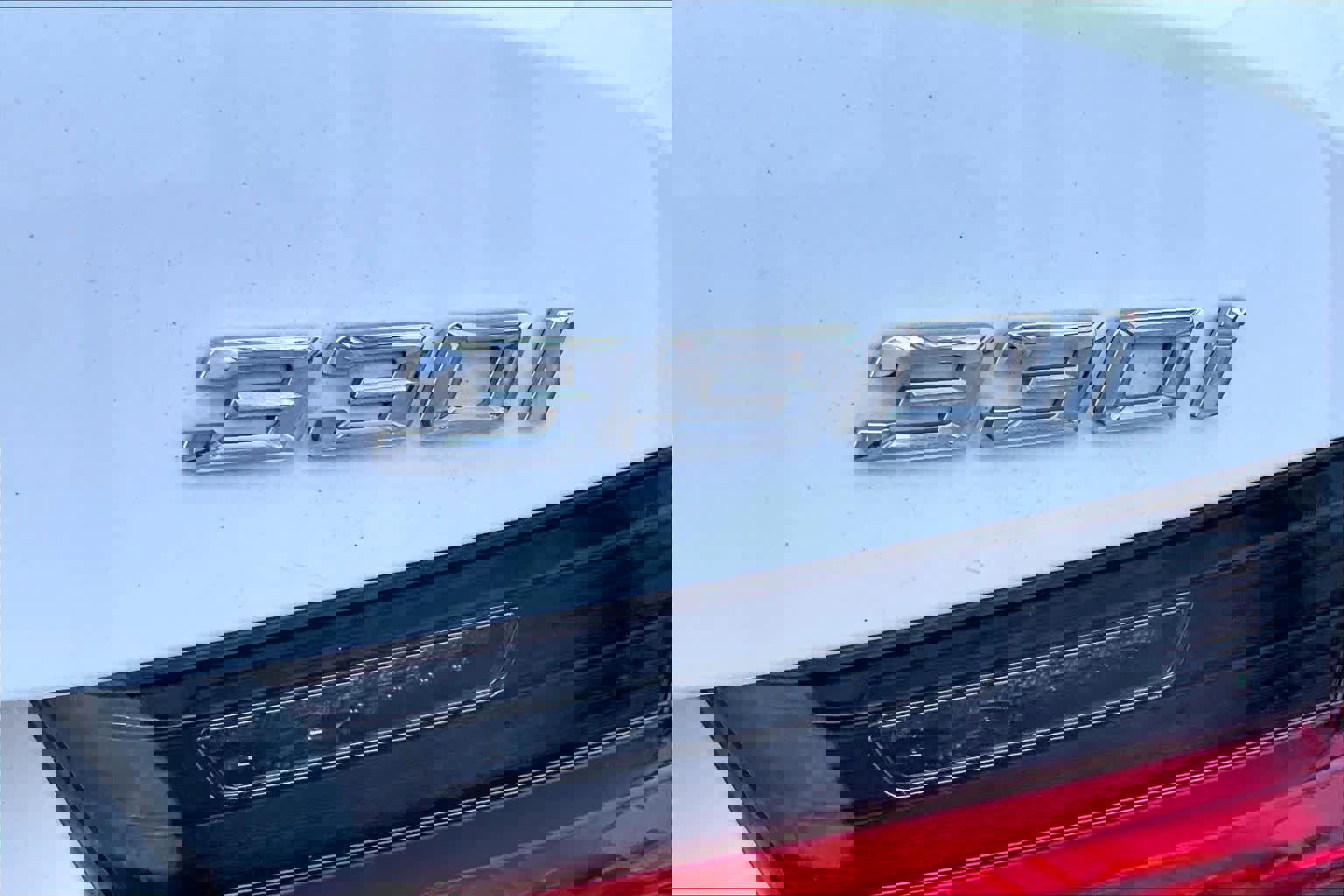 Used 2019 BMW 330i xDrive Sedan w/ Driving Assistance Package image 13