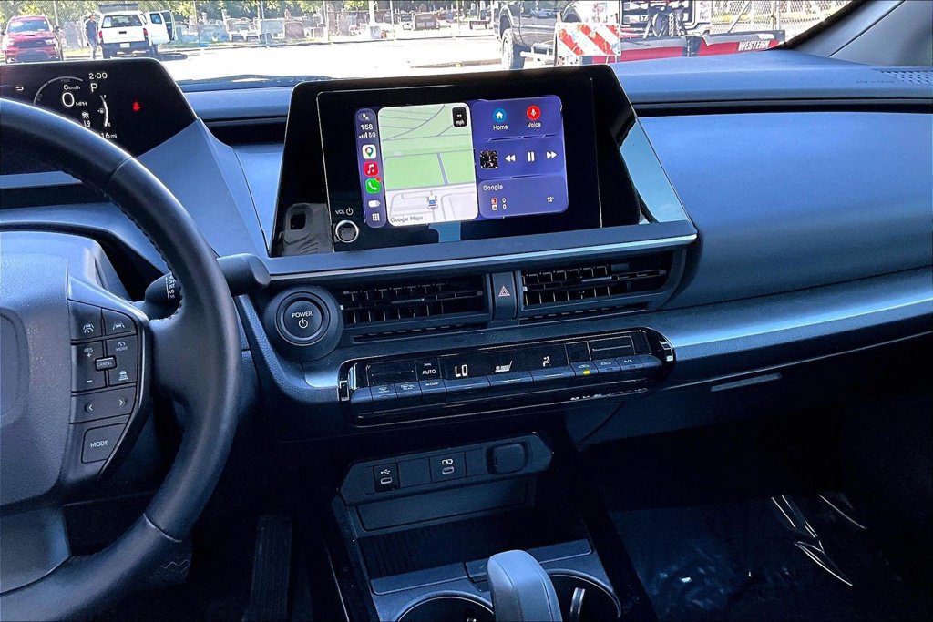Used 2025 Toyota Prius LE FWD image 6