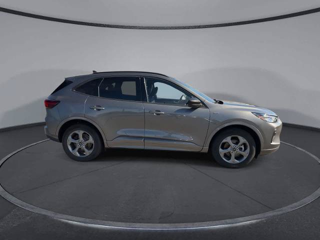 Certified 2023 Ford Escape ST-Line w/ Tech Pack #1 AWD/4WD image 9
