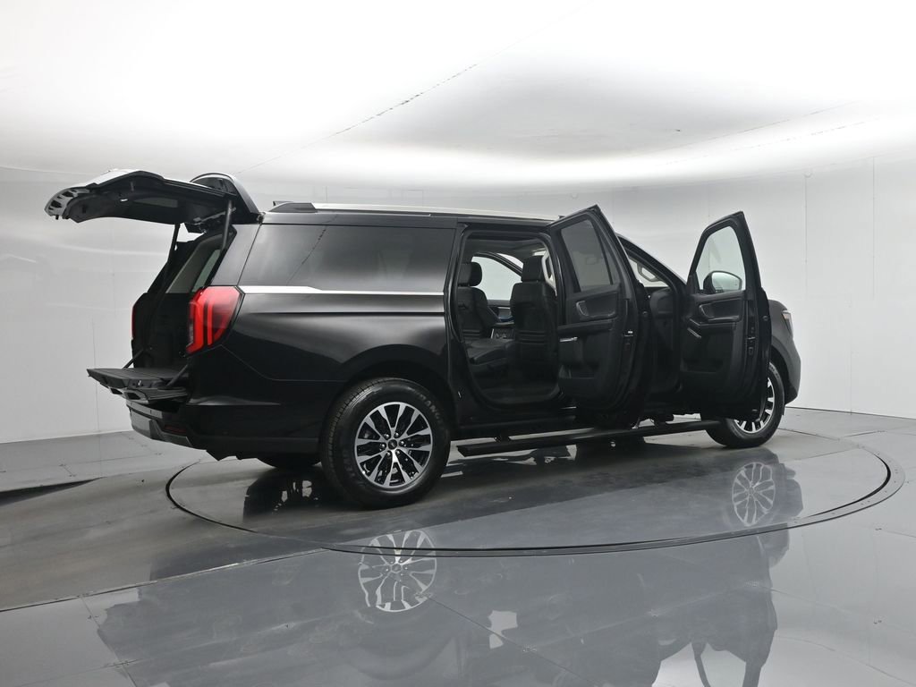 Certified 2025 Ford Expedition Max Platinum image 35