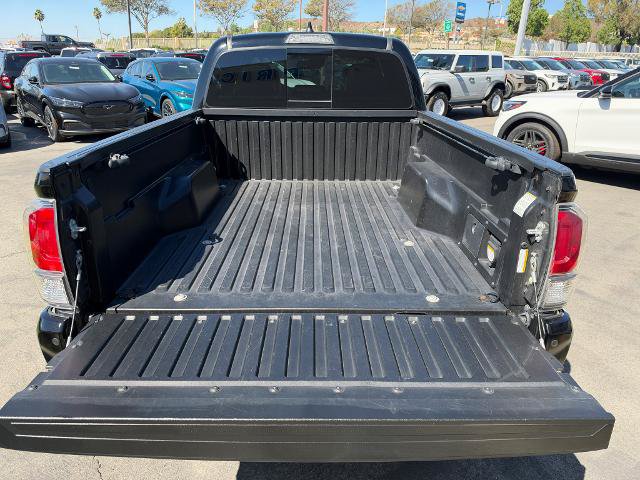 Used 2022 Toyota Tacoma TRD Off-Road w/ TRD Premium Off Road Package AWD/4WD image 13