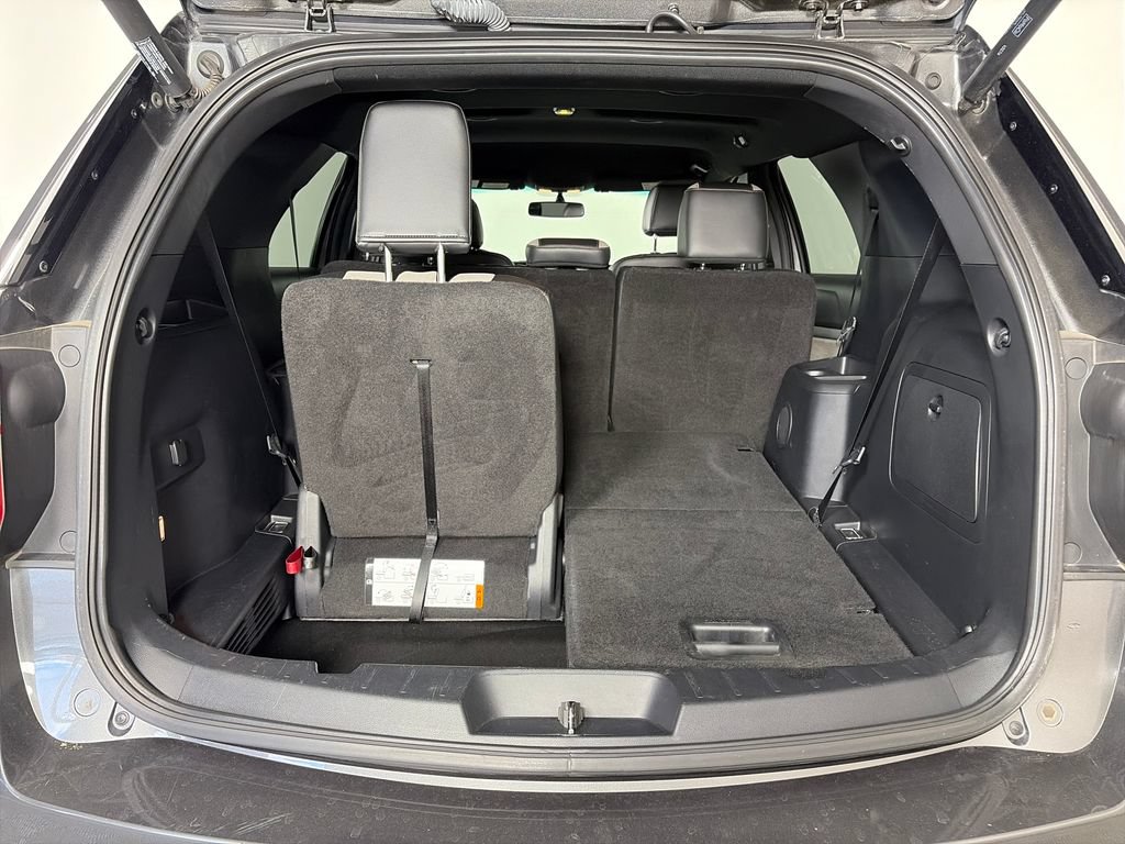 Certified 2017 Ford Explorer XLT w/ Equipment Group 202A AWD/4WD image 27