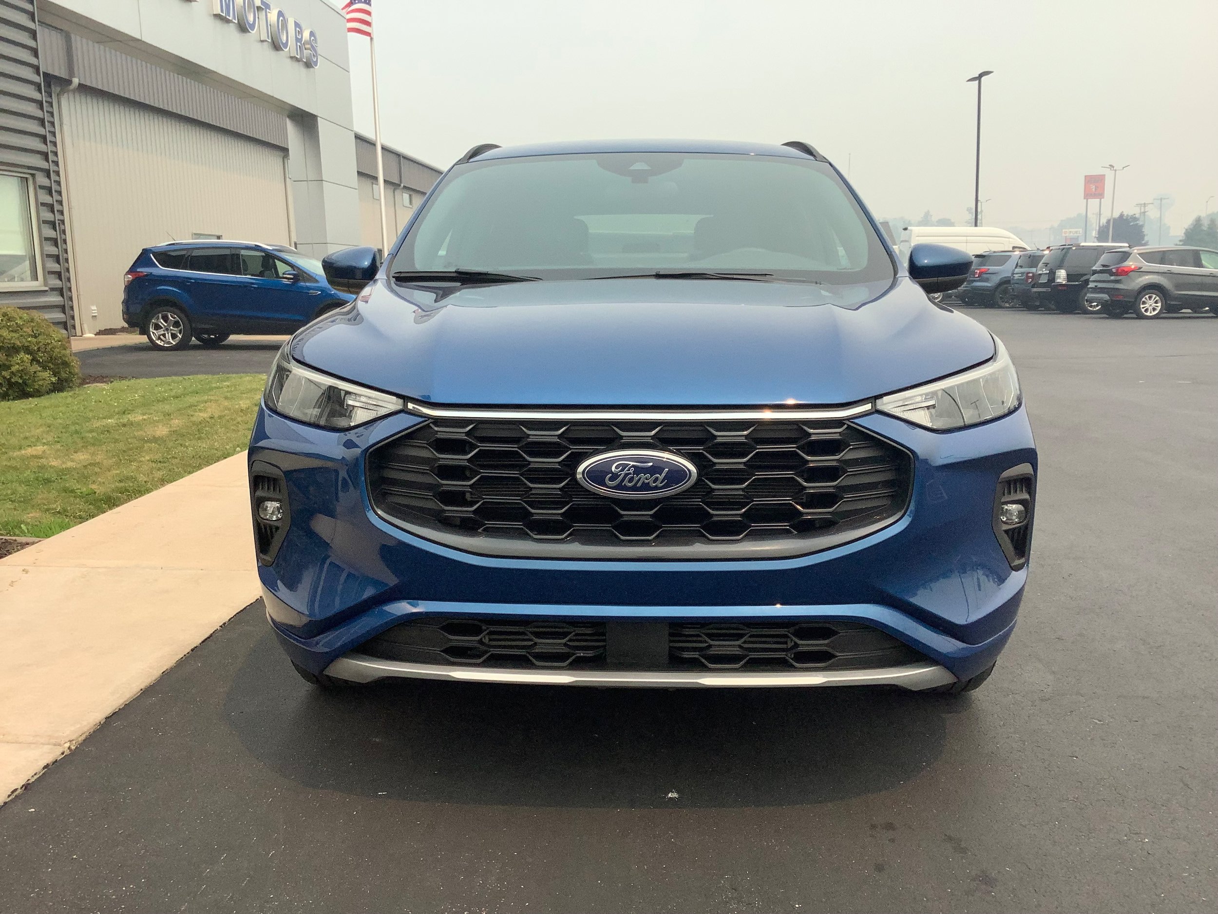 Certified 2023 Ford Escape ST-Line Select w/ Tech Pack #1 AWD/4WD image 3