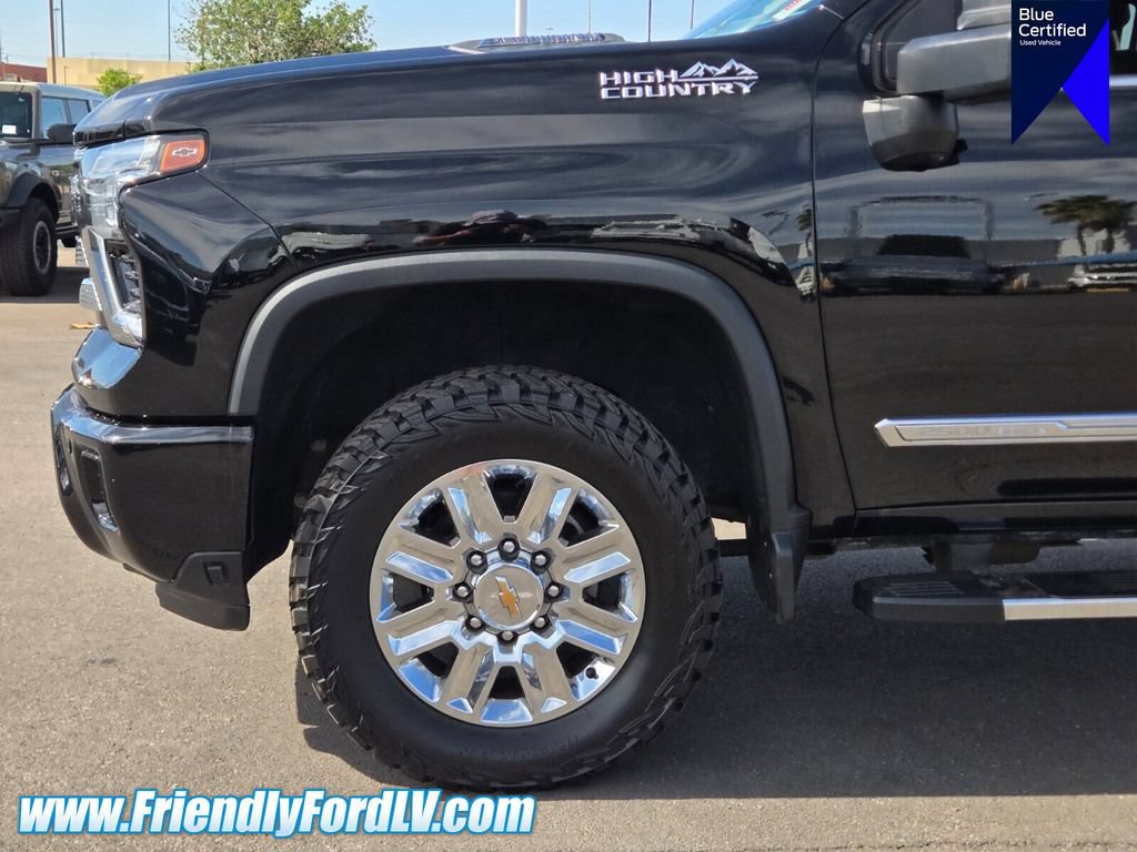 Used 2024 Chevrolet Silverado 2500 High Country w/ Technology Package AWD/4WD image 8