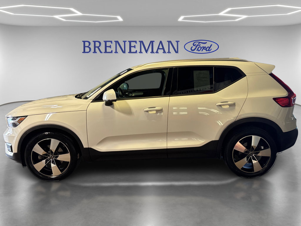 Used 2020 Volvo XC40 T5 Momentum w/ Protection Package AWD/4WD image 11
