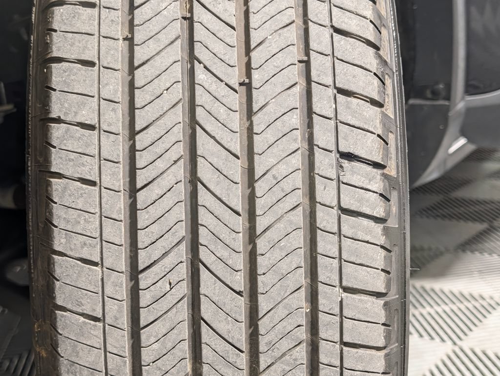 Certified 2025 Ford Escape ST-Line FWD image 27