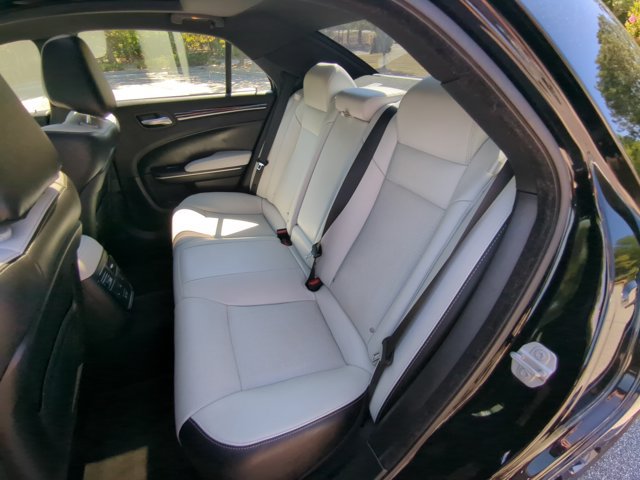 Used 2020 Chrysler 300 S w/ 300S Premium Group RWD image 23