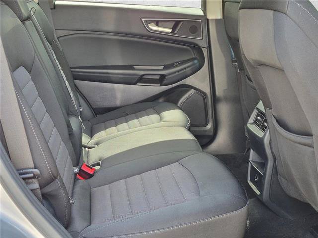 Certified 2022 Ford Edge SE w/ Black Appearance Package AWD/4WD image 17