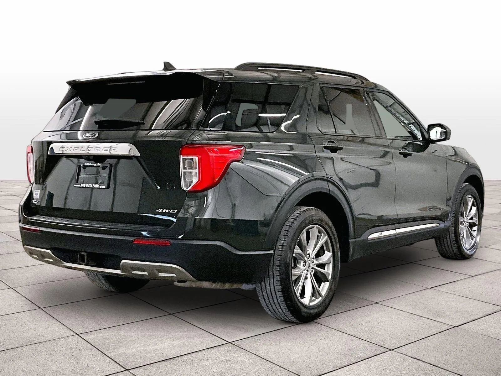 Certified 2022 Ford Explorer XLT w/ Equipment Group 202A AWD/4WD image 11