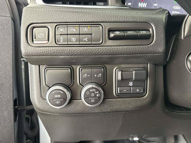Used 2023 GMC Yukon Denali w/ Denali Reserve Package RWD image 26
