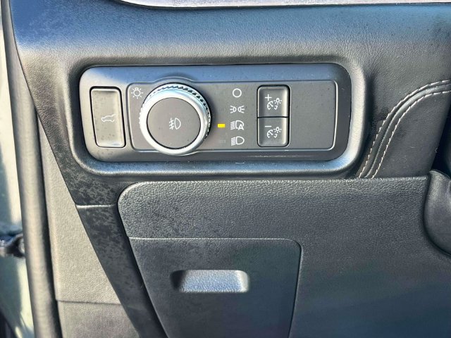 Certified 2022 Ford Explorer Platinum w/ Equipment Group 601A AWD/4WD image 33