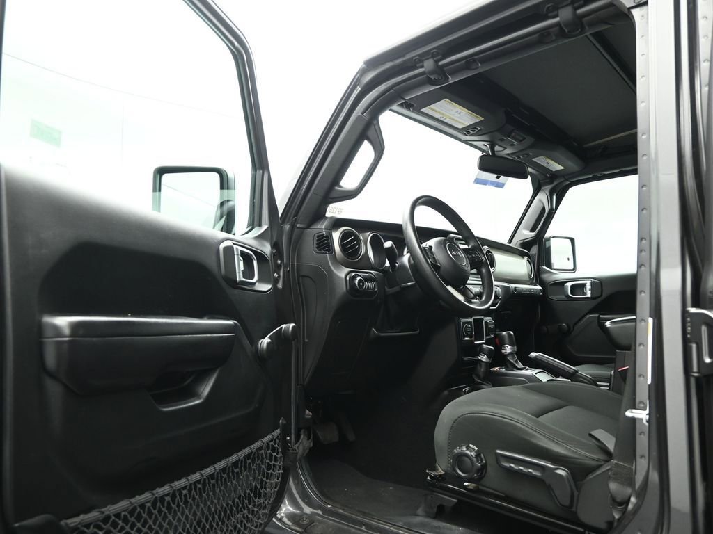 Used 2018 Jeep Wrangler Unlimited Sport image 7