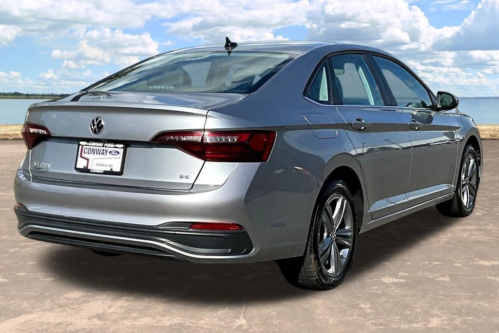 Used 2024 Volkswagen Jetta SE FWD image 8