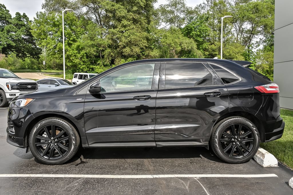Certified 2023 Ford Edge ST-Line w/ Class II Trailer Tow Package AWD/4WD image 7