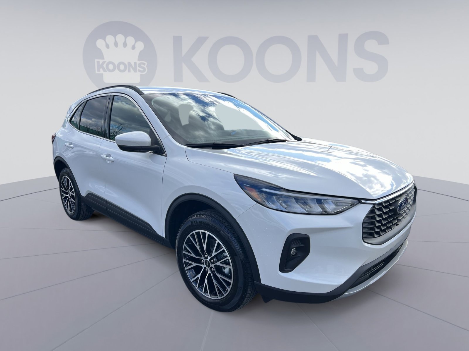 Certified 2025 Ford Escape SE image 10