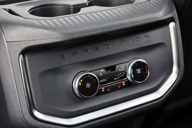 Certified 2025 Ford Expedition Platinum w/ Driver's Package image 22