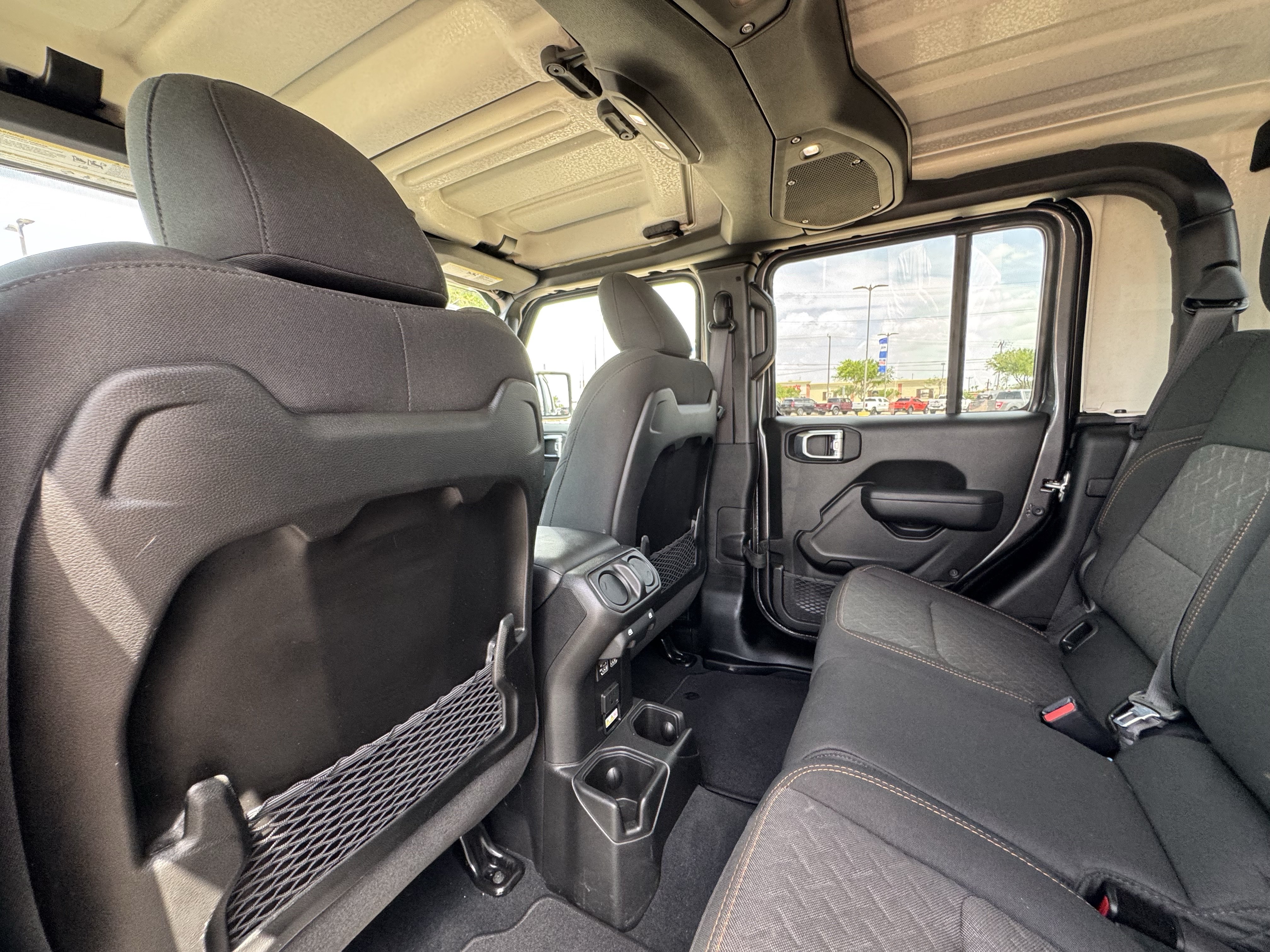Used 2025 Jeep Gladiator Mojave AWD/4WD image 28
