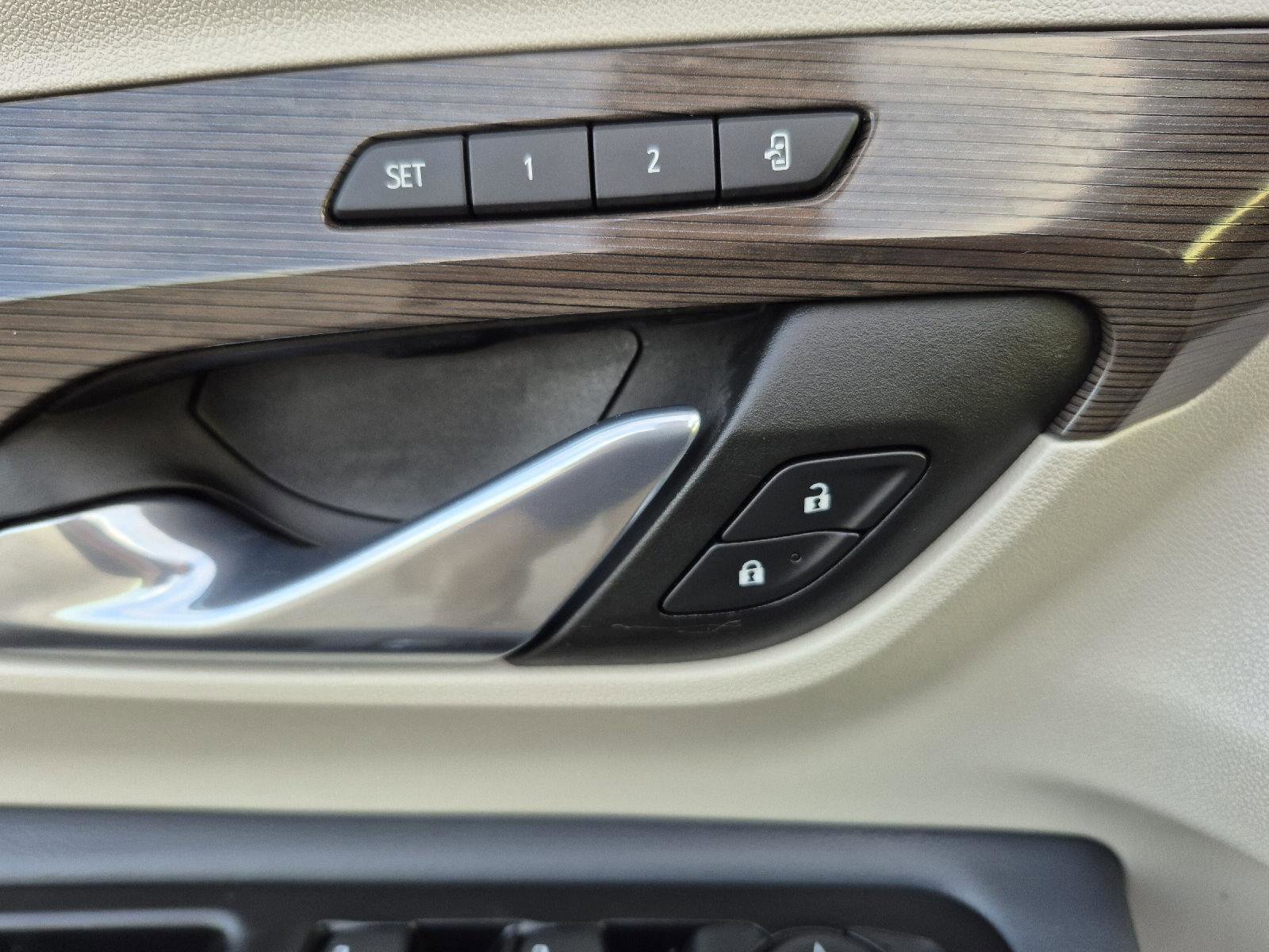 Used 2024 GMC Terrain Denali w/ Denali Premium Package image 10