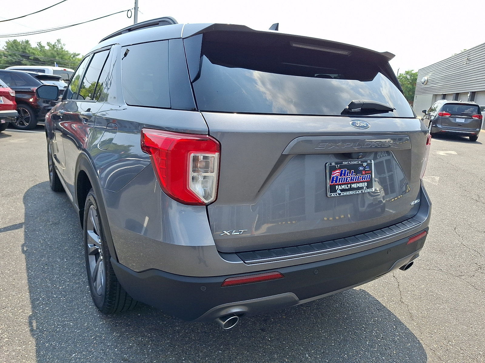 Certified 2022 Ford Explorer XLT w/ Equipment Group 202A AWD/4WD image 8