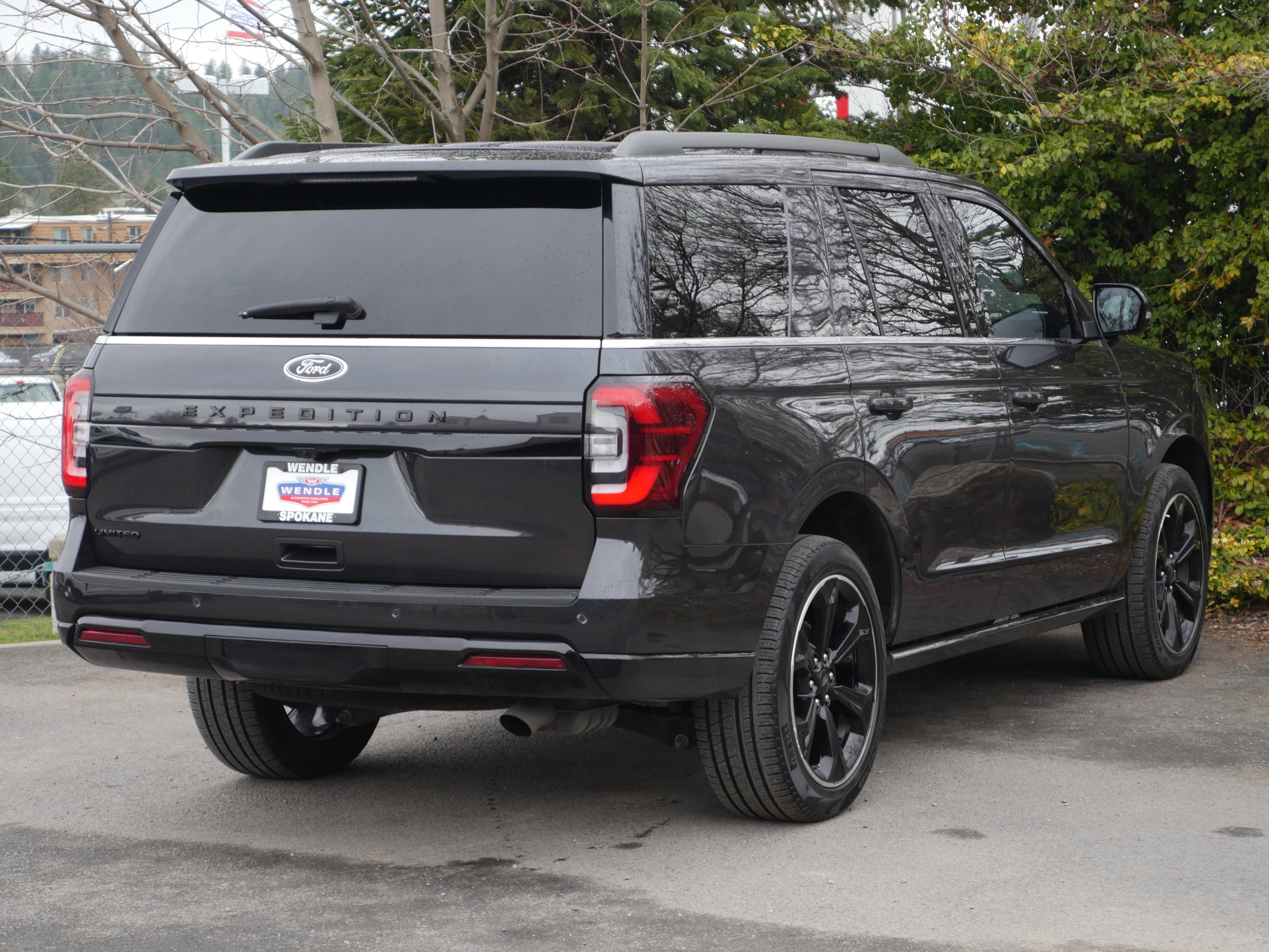 Certified 2024 Ford Expedition Limited image 2