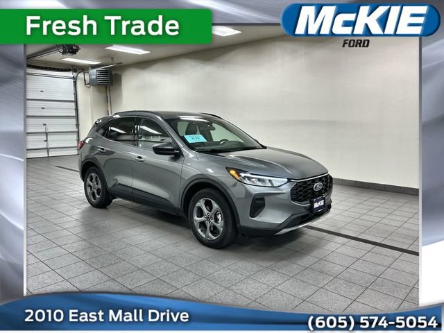 Certified 2025 Ford Escape ST-Line w/ Tech Pack #1 AWD/4WD image 1