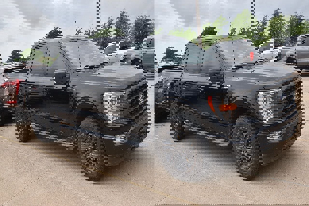 Certified 2022 Ford F150 XLT w/ Equipment Group 302A High image 4