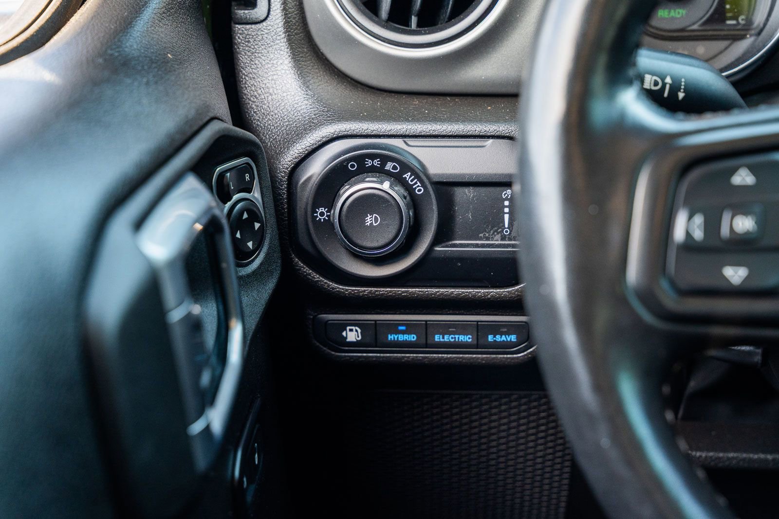Used 2023 Jeep Wrangler Unlimited w/ Cold Weather Group AWD/4WD image 29