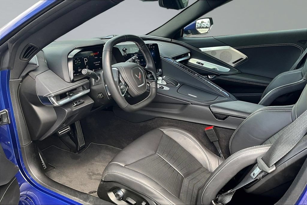Used 2025 Chevrolet Corvette Stingray Preferred Cpe w/ Battery Protection Package RWD image 11