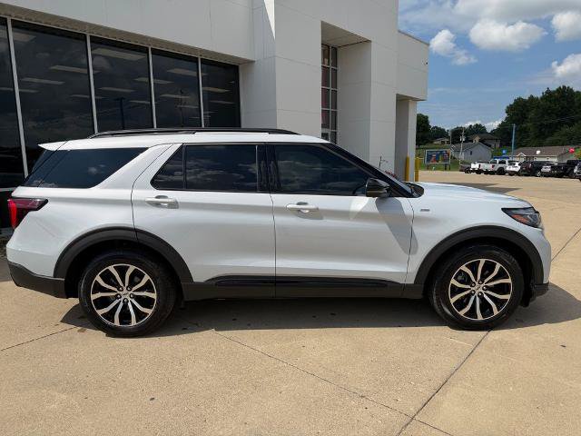 Certified 2026 Ford Explorer ST-Line AWD/4WD image 9