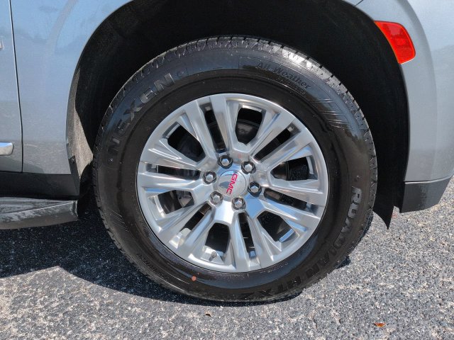 Used 2024 GMC Yukon Denali RWD image 11