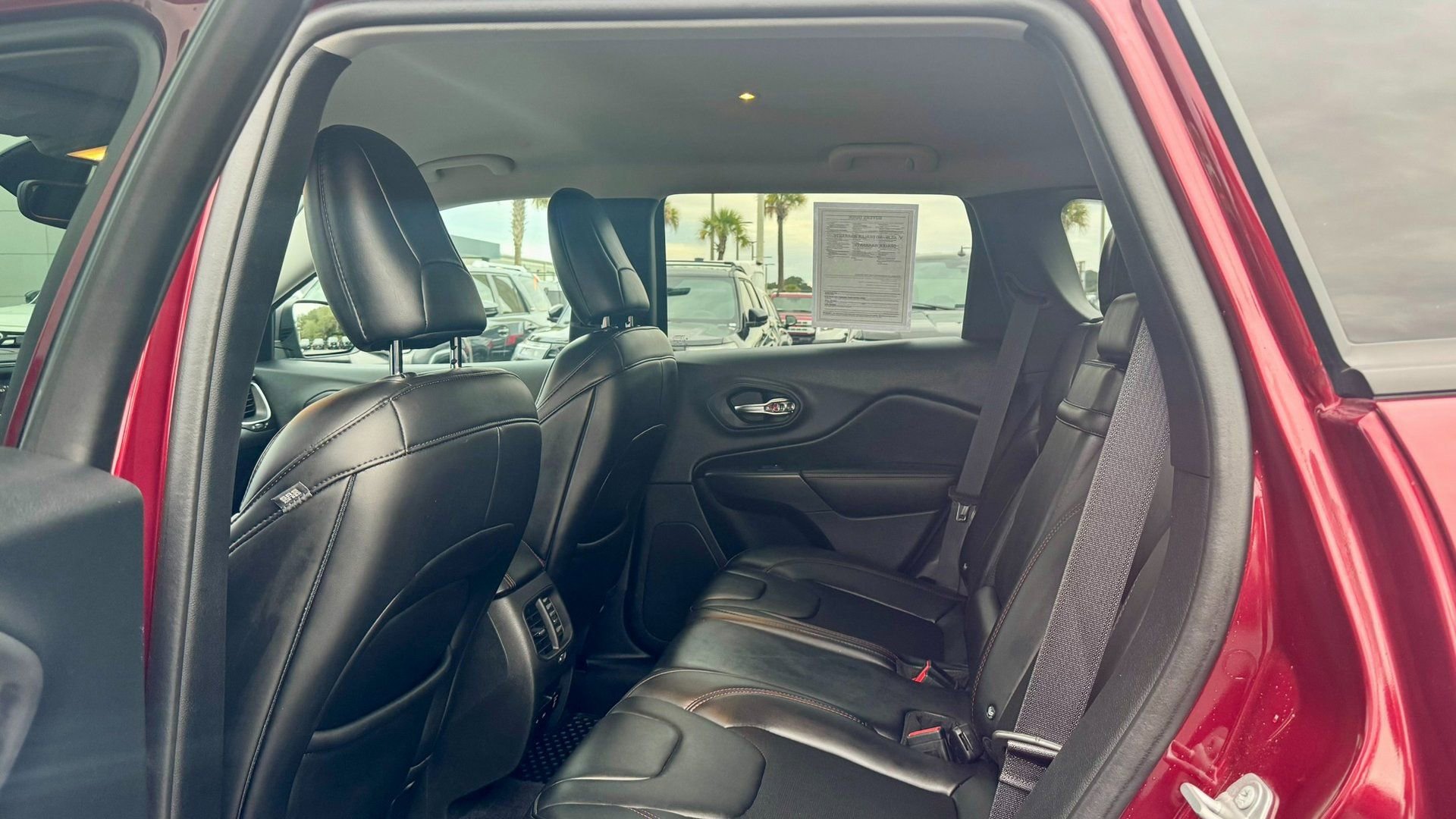 Used 2019 Jeep Cherokee Trailhawk w/ Cold Weather Group image 26