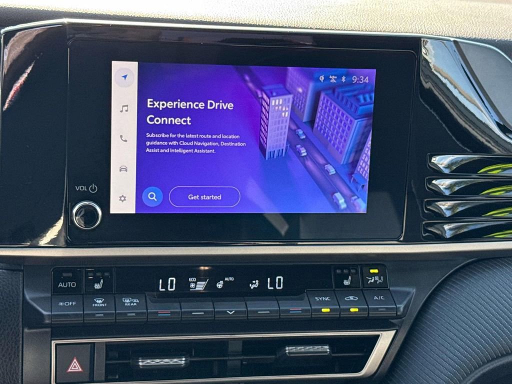 Used 2025 Toyota Camry SE w/ Convenience Package image 17