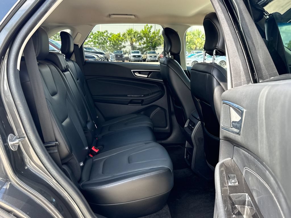 Certified 2018 Ford Edge Titanium FWD image 26
