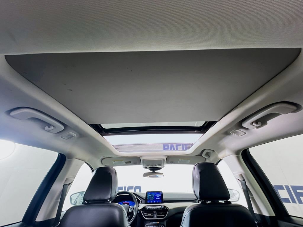 Certified 2022 Ford Escape SEL w/ Technology Package image 40