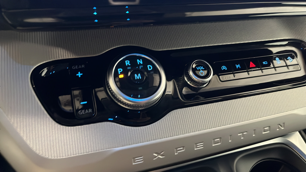 Certified 2025 Ford Expedition Max Active AWD/4WD image 19