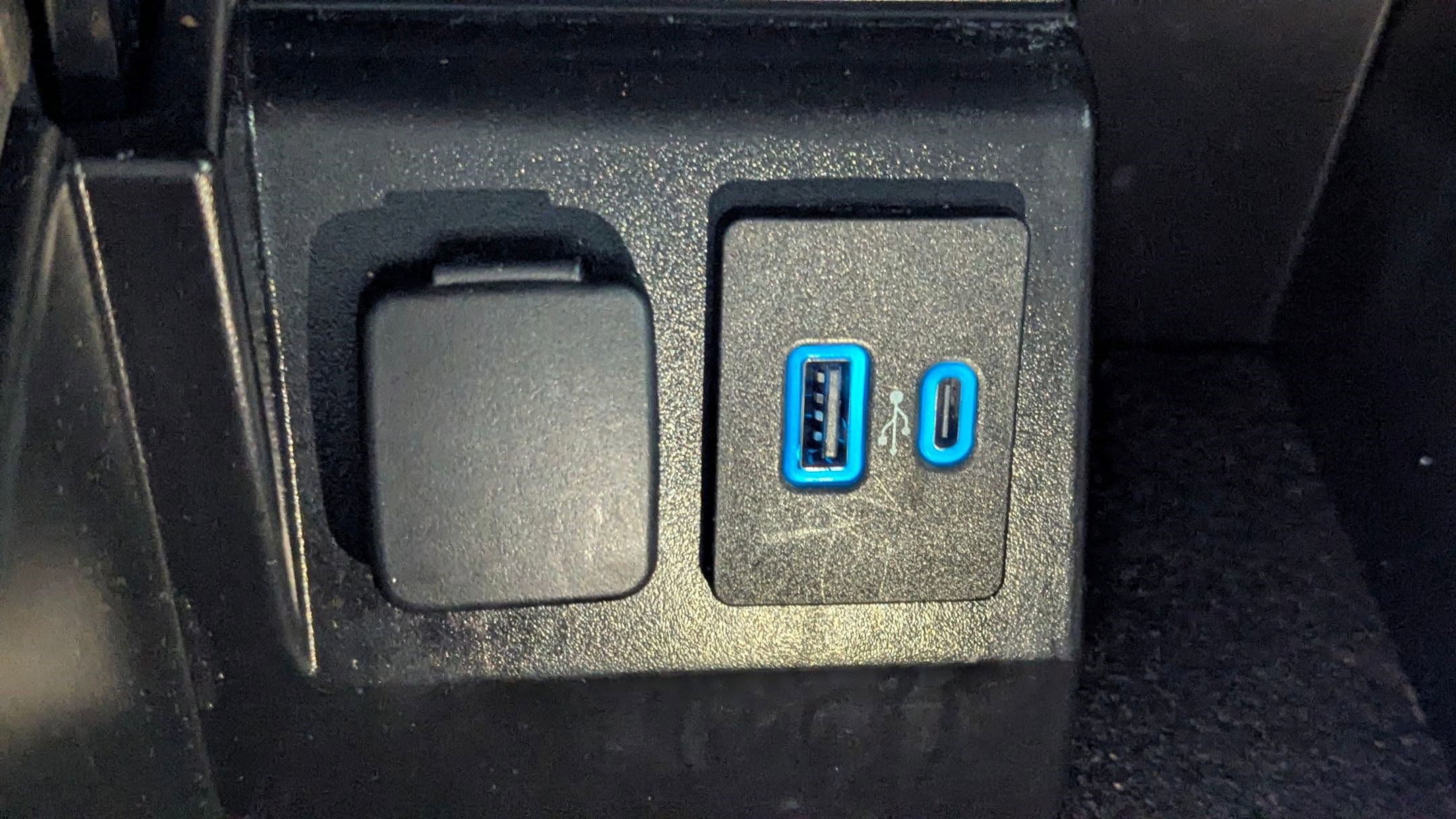 Certified 2024 Ford Explorer Limited image 28