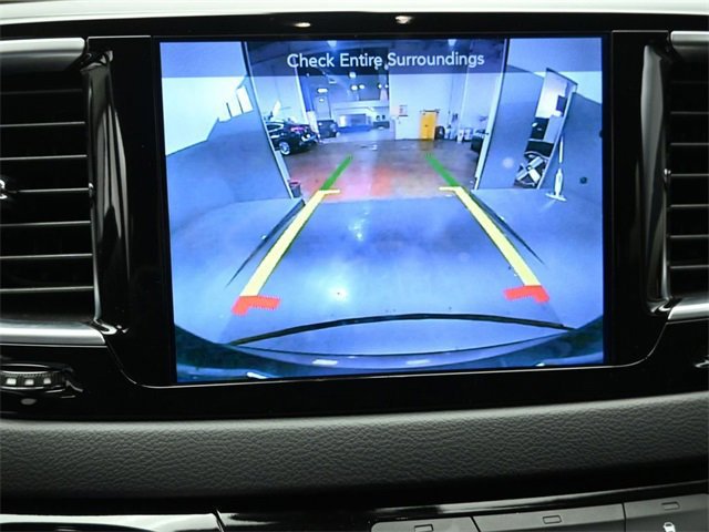 Used 2017 Chrysler Pacifica Touring-L Plus image 32