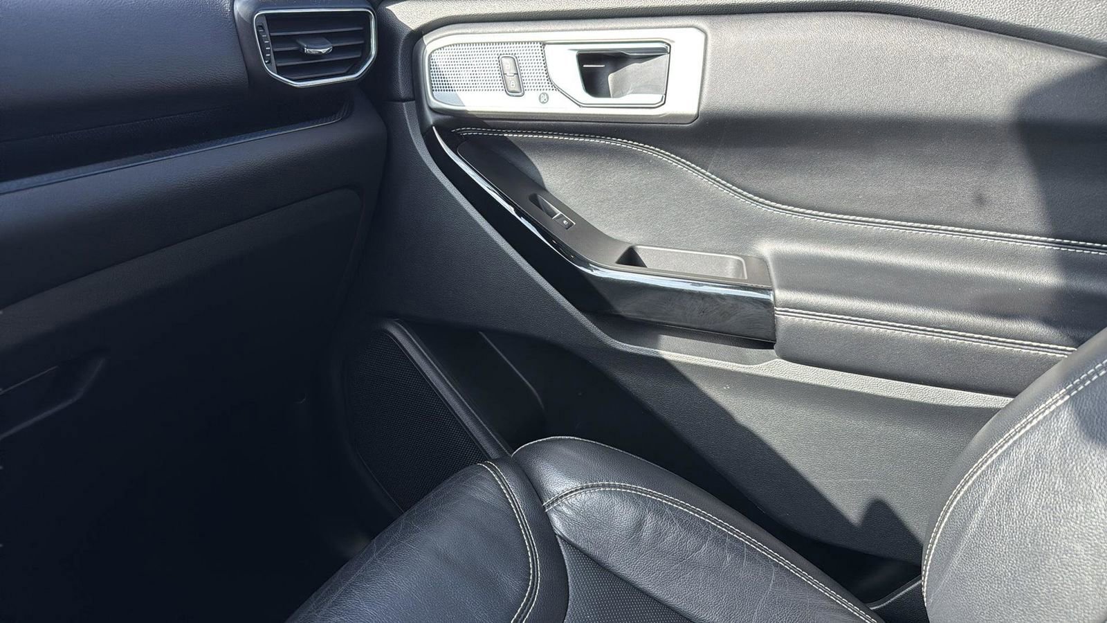 Certified 2022 Ford Explorer ST w/ Equipment Group 401A image 23