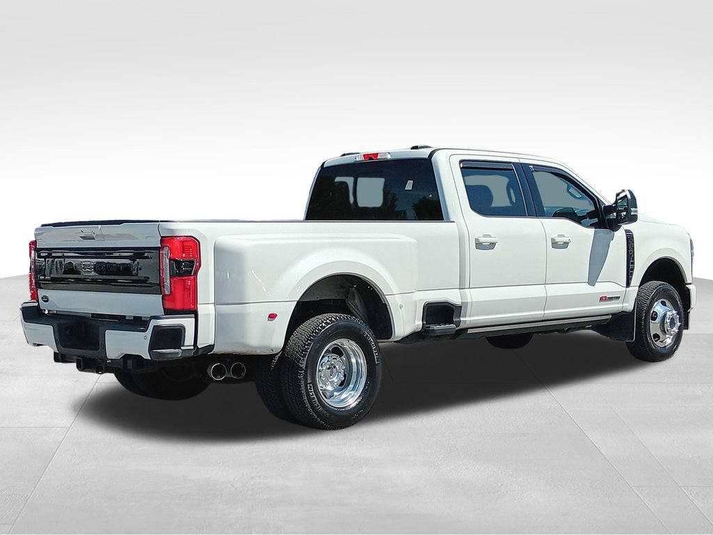 Certified 2025 Ford F350 Platinum AWD/4WD image 3