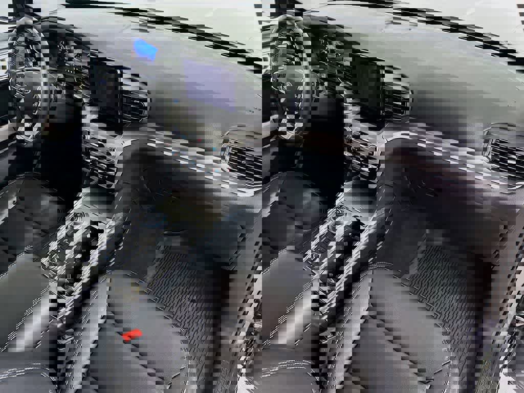 Certified 2020 Ford Explorer XLT w/ Equipment Group 202A image 35