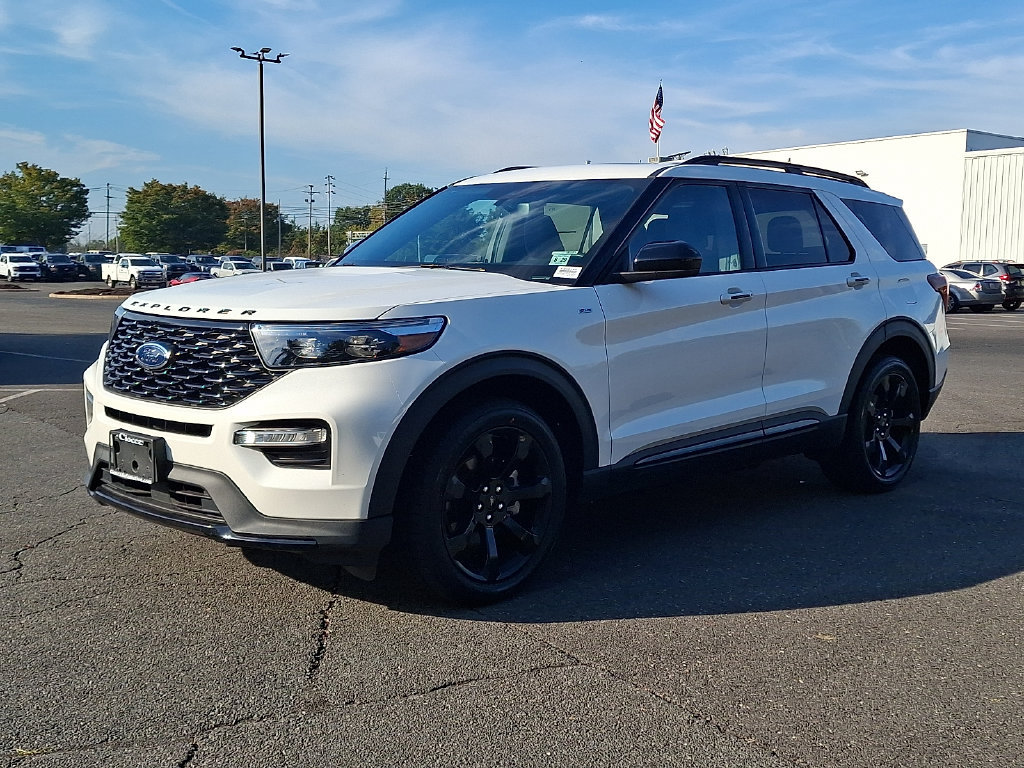 Certified 2024 Ford Explorer ST-Line w/ Class IV Trailer Tow Package AWD/4WD image 6