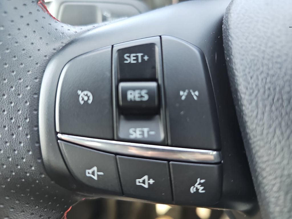 Certified 2025 Ford Escape ST-Line Select AWD/4WD image 17