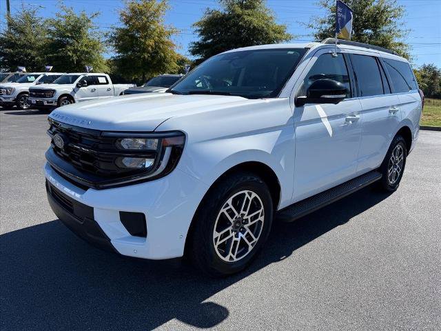 Certified 2025 Ford Expedition Active AWD/4WD image 4