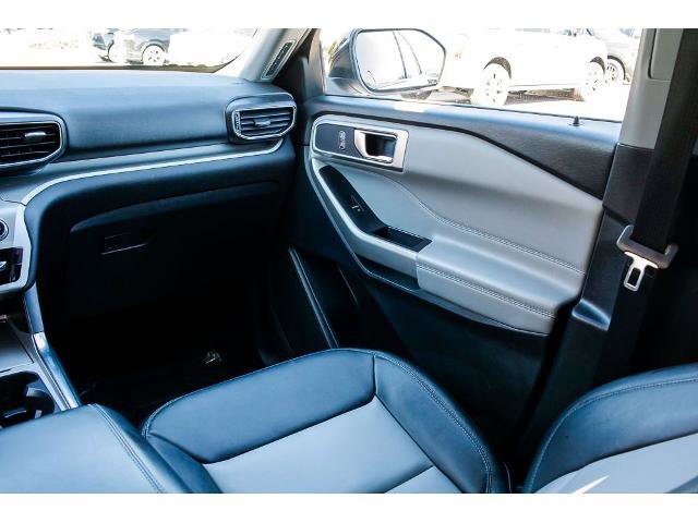 Certified 2022 Ford Explorer XLT w/ Equipment Group 202A image 16