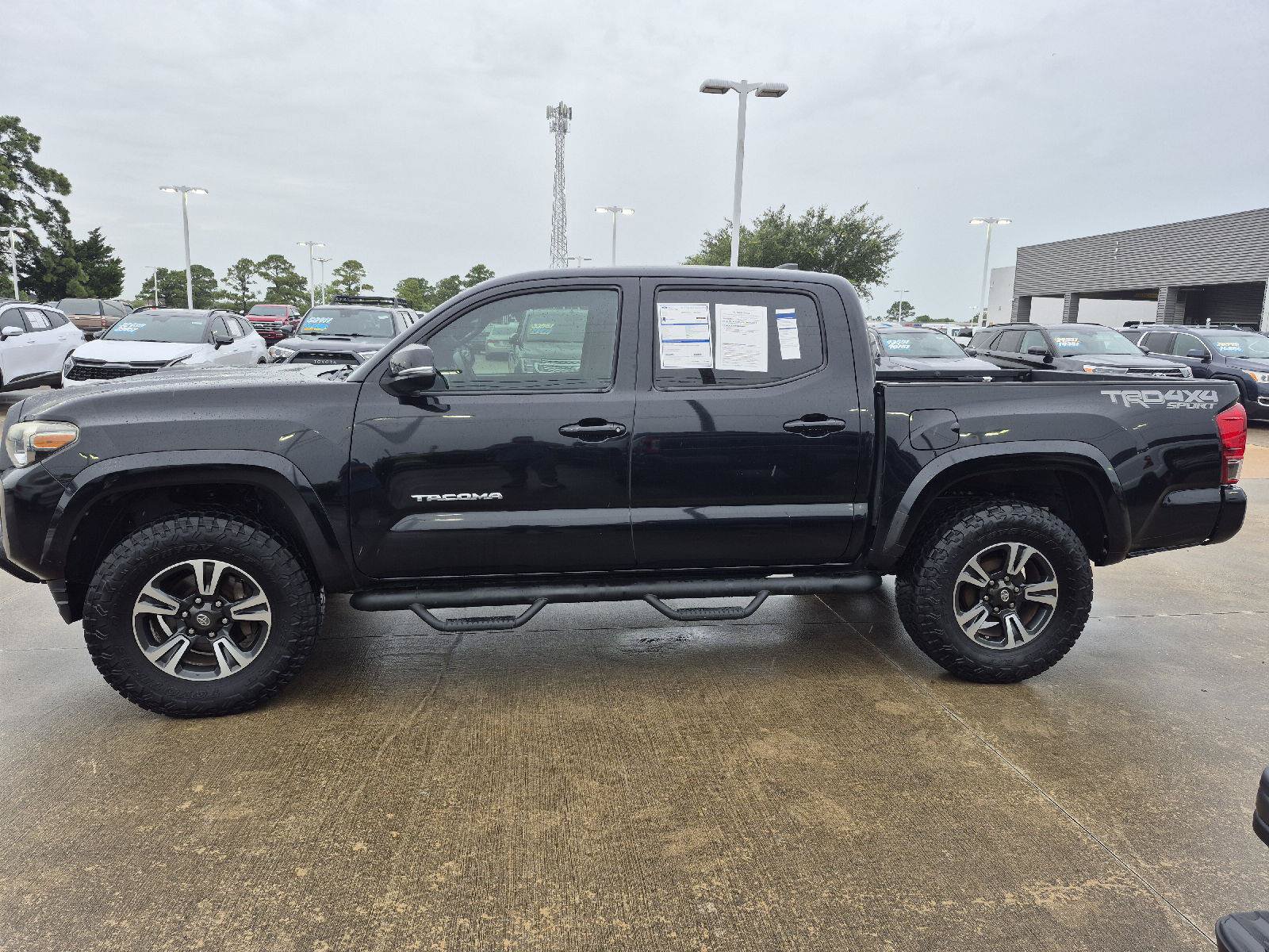 Used 2017 Toyota Tacoma TRD Sport w/ Tow Package (A/T) AWD/4WD image 13