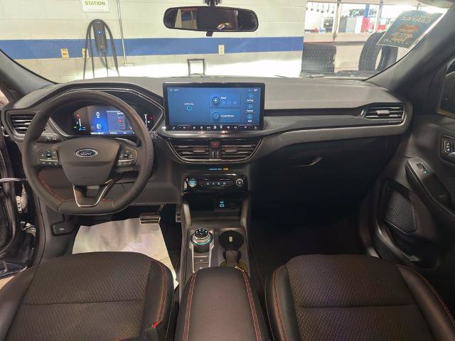 Certified 2023 Ford Escape ST-Line w/ Tech Pack #1 AWD/4WD image 15