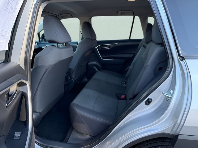 Used 2024 Toyota RAV4 XLE AWD/4WD image 5